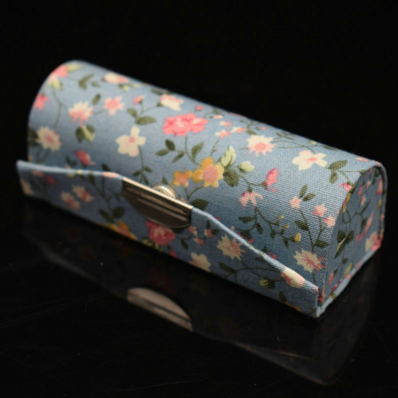 Retro Embroidered Flower Desig - Beauty Kiss Makeup 评论和价格